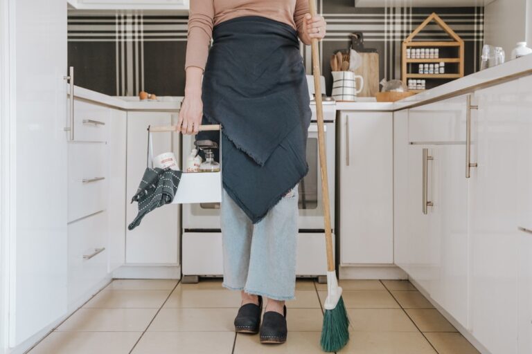 The Ultimate Guide to Choosing Cleaning Services at SparkleOrb
